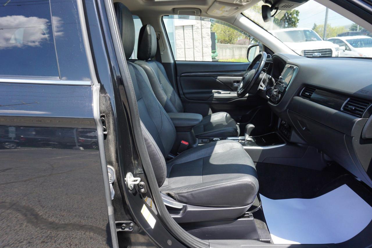2017 Mitsubishi Outlander GT S-AWC V6 CERTIFIED *7 SEATS*ACCIDENT FREE*MITSUBISHI MAINTAIN* CAMERA BLUETOOTH LEATHER HEATED SEATS SUNROOF CRUISE ALLOYS - Photo #18