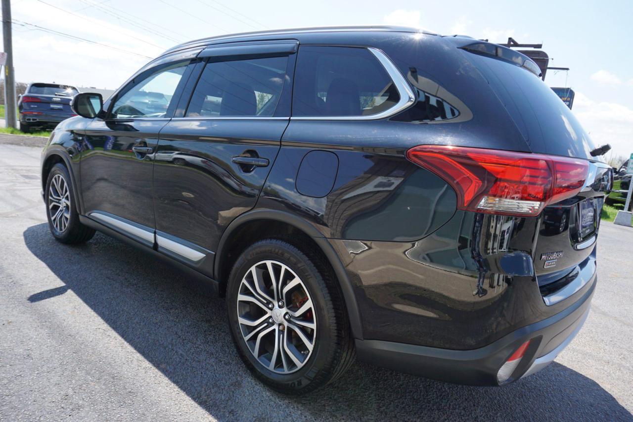 2017 Mitsubishi Outlander GT S-AWC V6 CERTIFIED *7 SEATS*ACCIDENT FREE*MITSUBISHI MAINTAIN* CAMERA BLUETOOTH LEATHER HEATED SEATS SUNROOF CRUISE ALLOYS - Photo #4