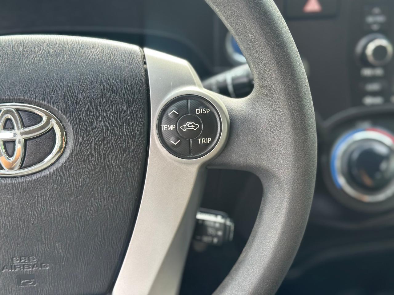 2012 Toyota Prius c Technology - Photo #17