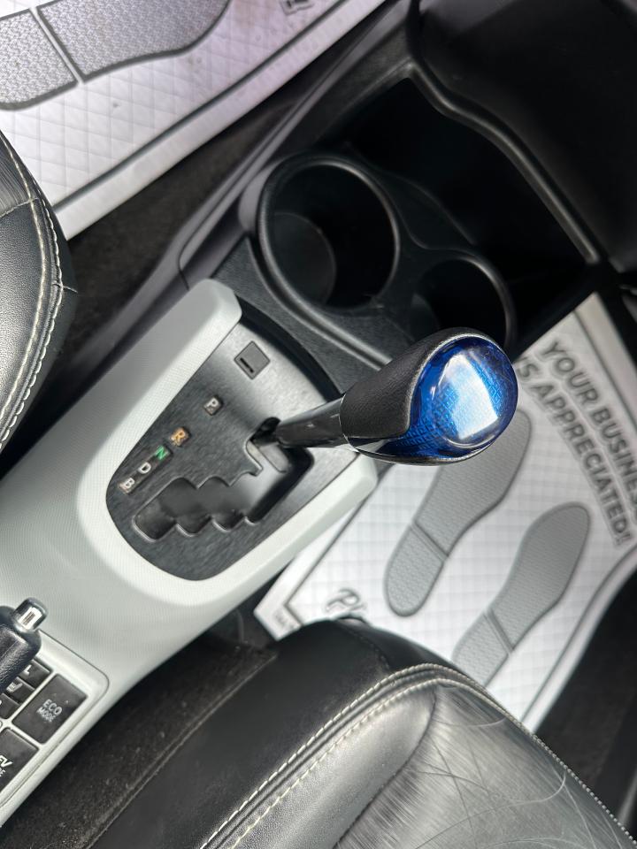2012 Toyota Prius c Technology - Photo #11