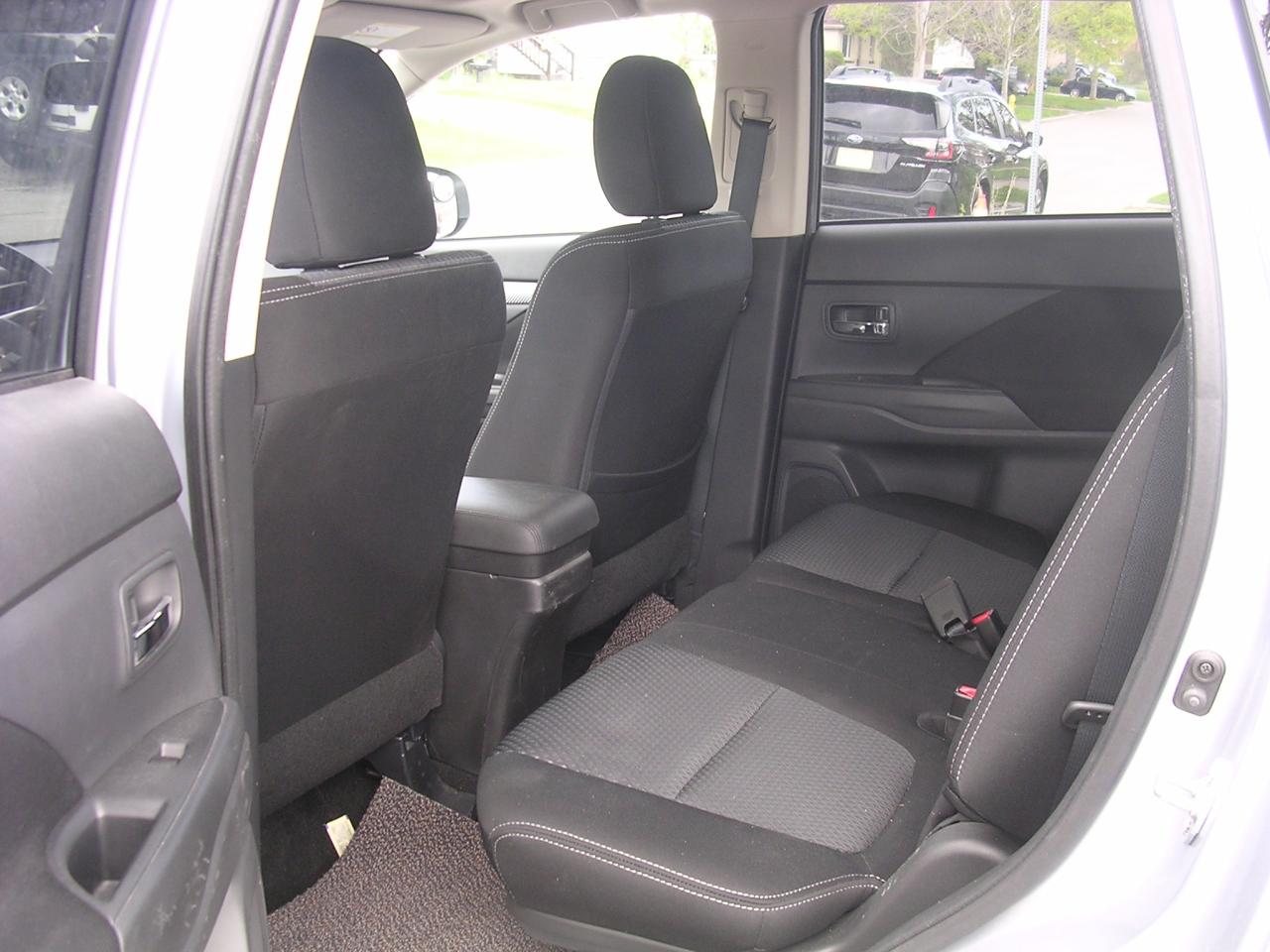 2014 Mitsubishi Outlander SE - Photo #6