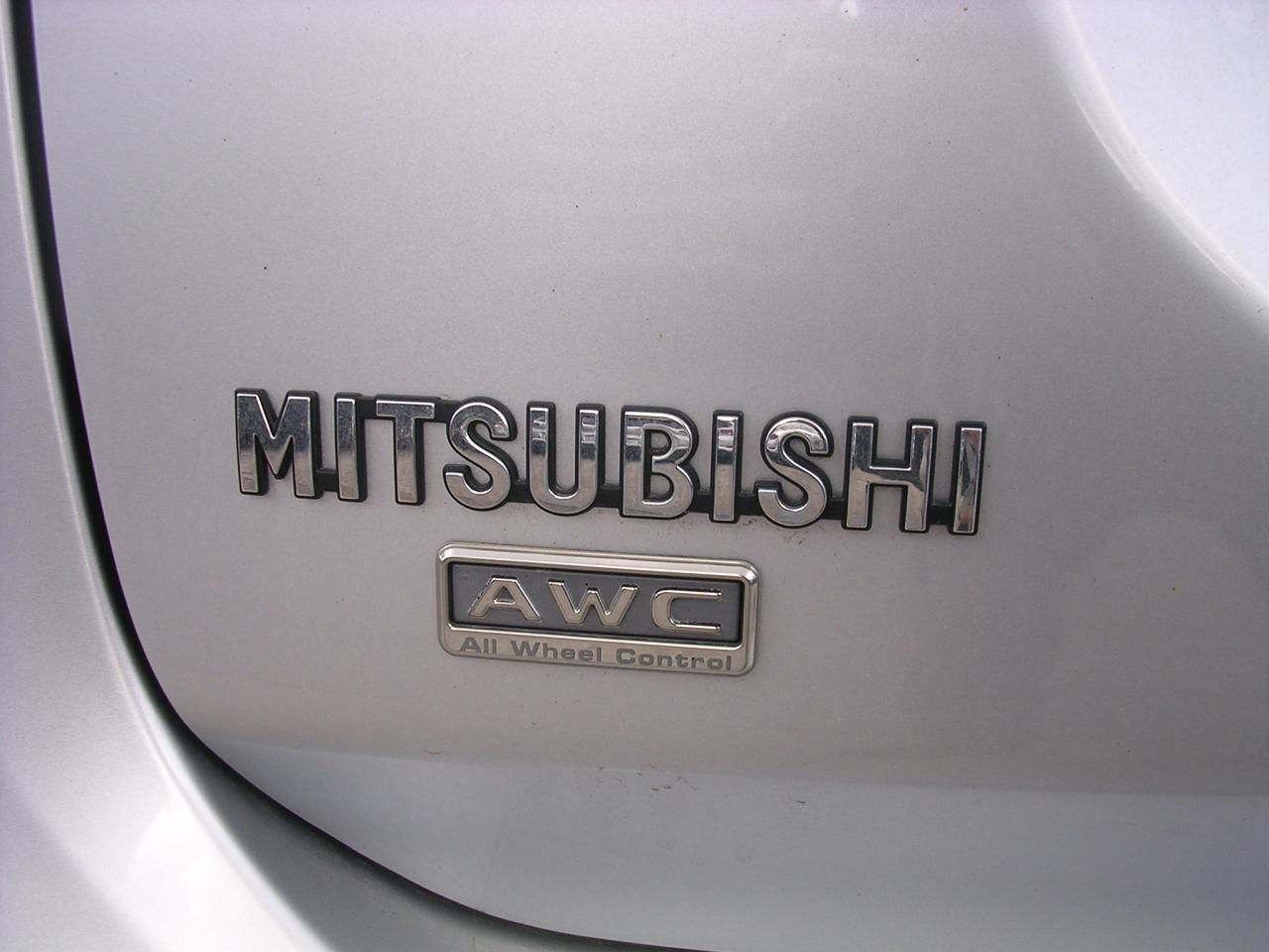 2014 Mitsubishi Outlander SE - Photo #10