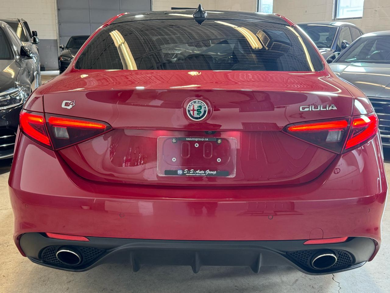 2018 Alfa Romeo Giulia TI SPORT Q4|RED INT|NAV|BACKUP|BSM|PANO|HK SOUND| - Photo #5