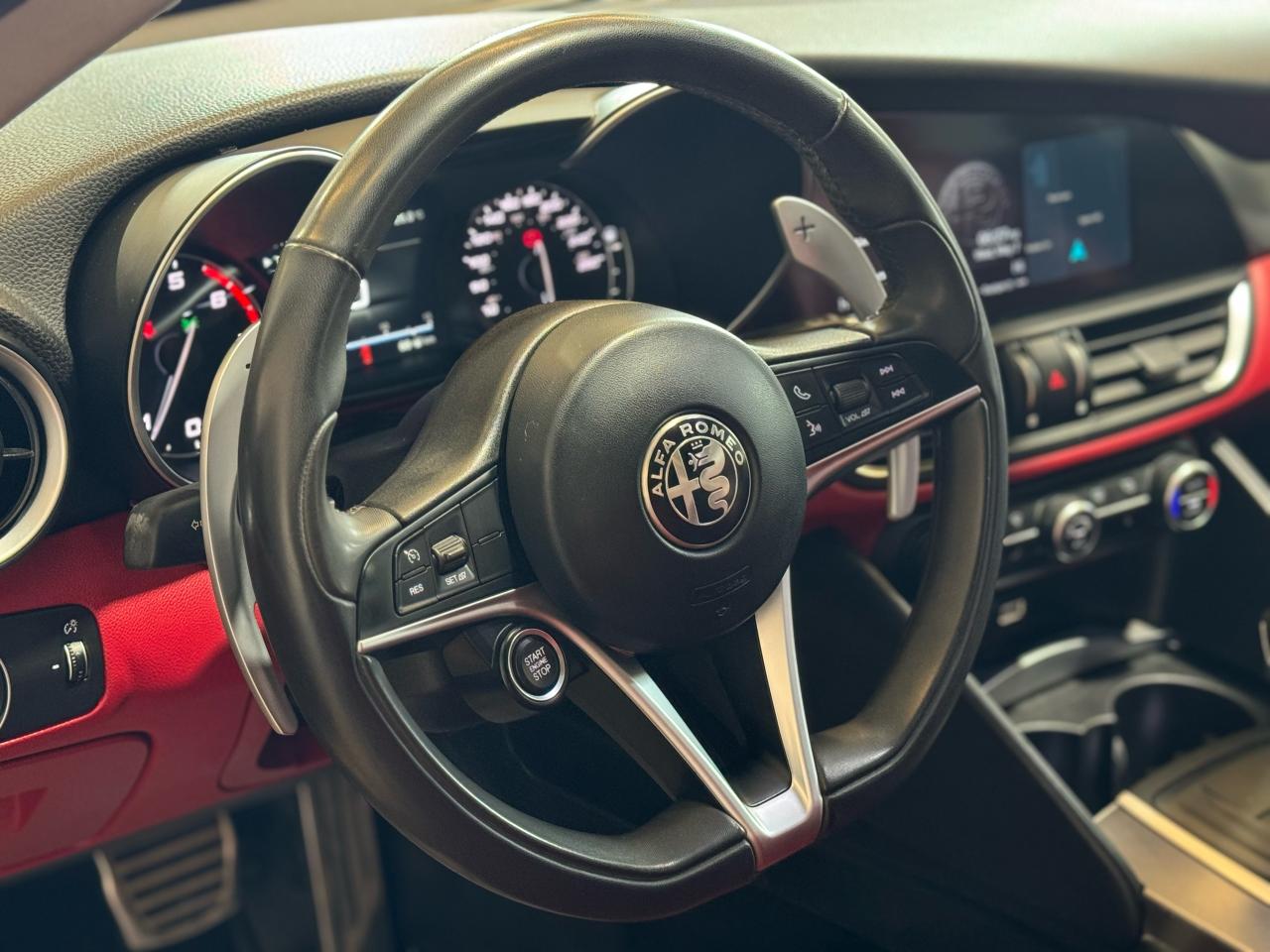 2018 Alfa Romeo Giulia TI SPORT Q4|RED INT|NAV|BACKUP|BSM|PANO|HK SOUND| - Photo #7