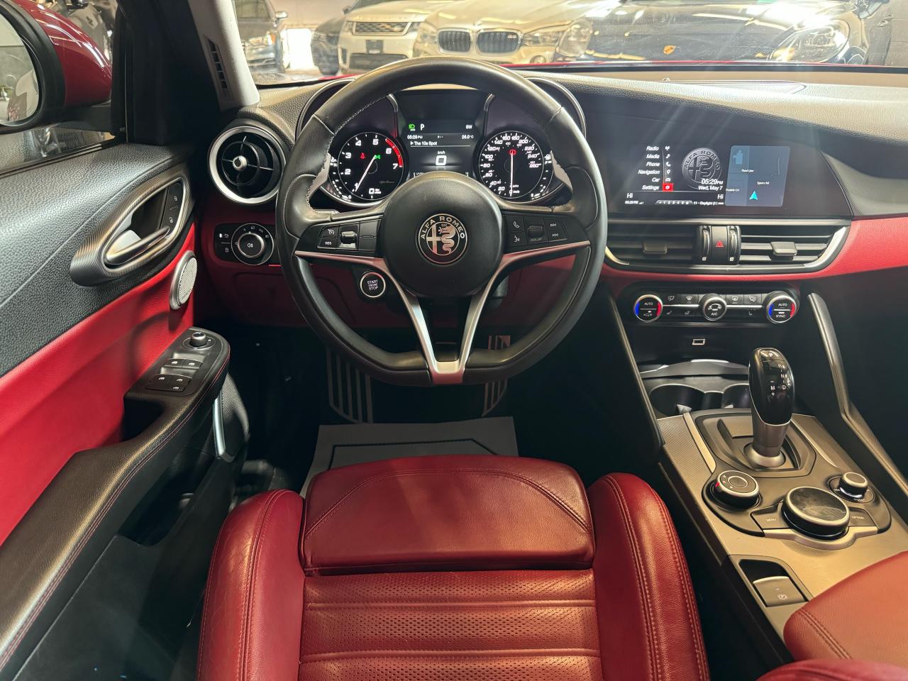 2018 Alfa Romeo Giulia TI SPORT Q4|RED INT|NAV|BACKUP|BSM|PANO|HK SOUND| - Photo #10