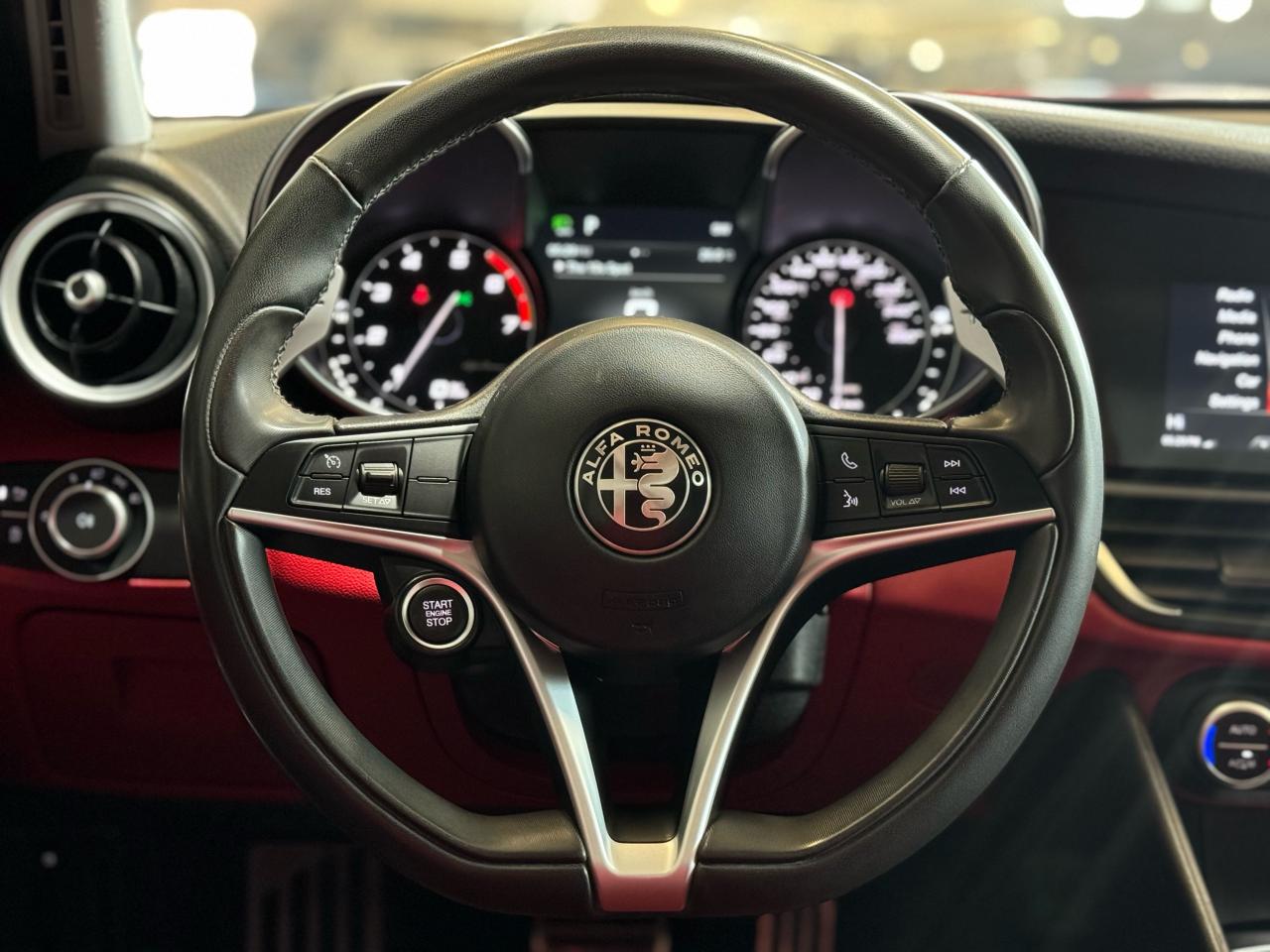 2018 Alfa Romeo Giulia TI SPORT Q4|RED INT|NAV|BACKUP|BSM|PANO|HK SOUND| - Photo #11