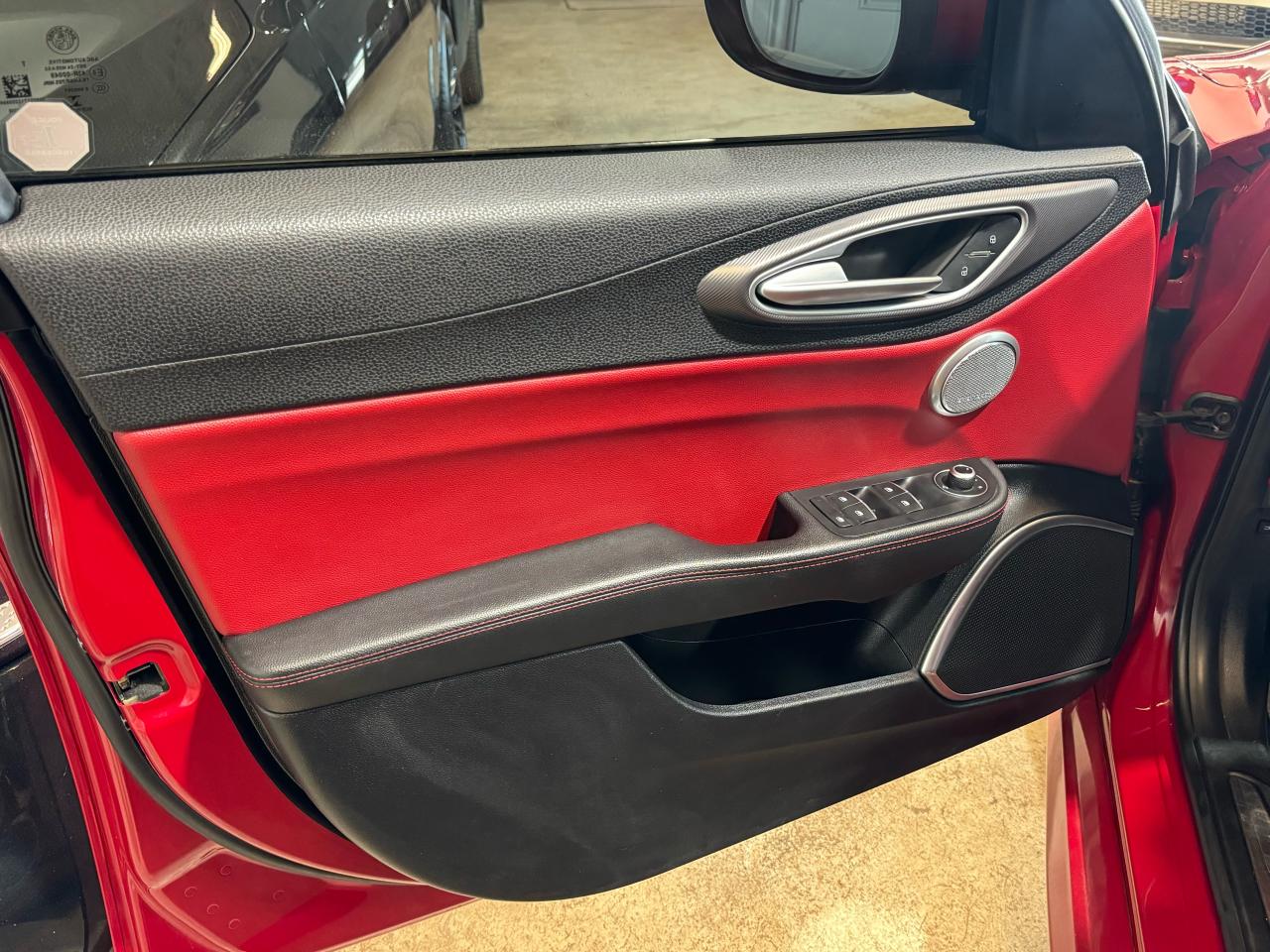 2018 Alfa Romeo Giulia TI SPORT Q4|RED INT|NAV|BACKUP|BSM|PANO|HK SOUND| - Photo #12
