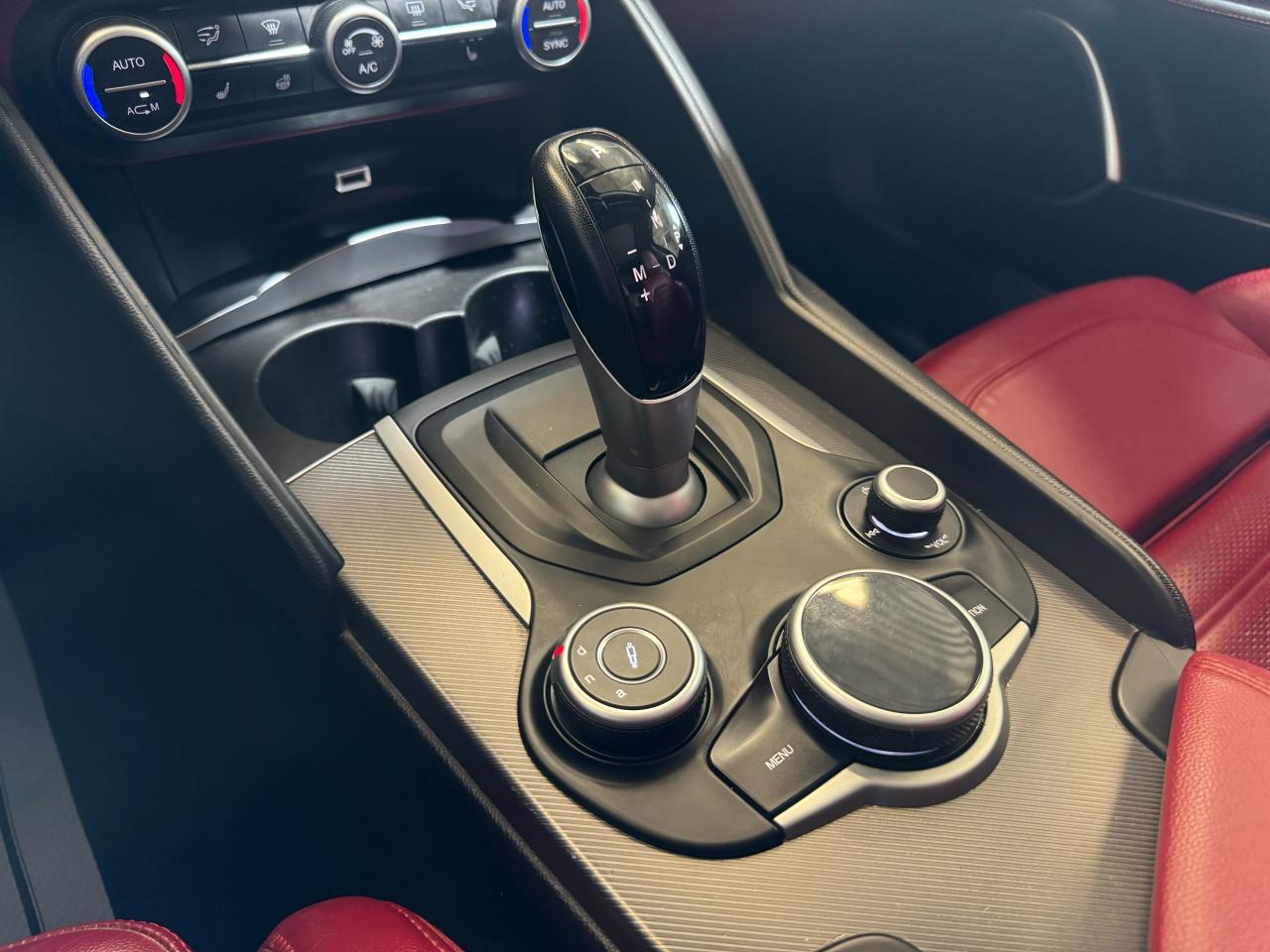 2018 Alfa Romeo Giulia TI SPORT Q4|RED INT|NAV|BACKUP|BSM|PANO|HK SOUND| - Photo #20