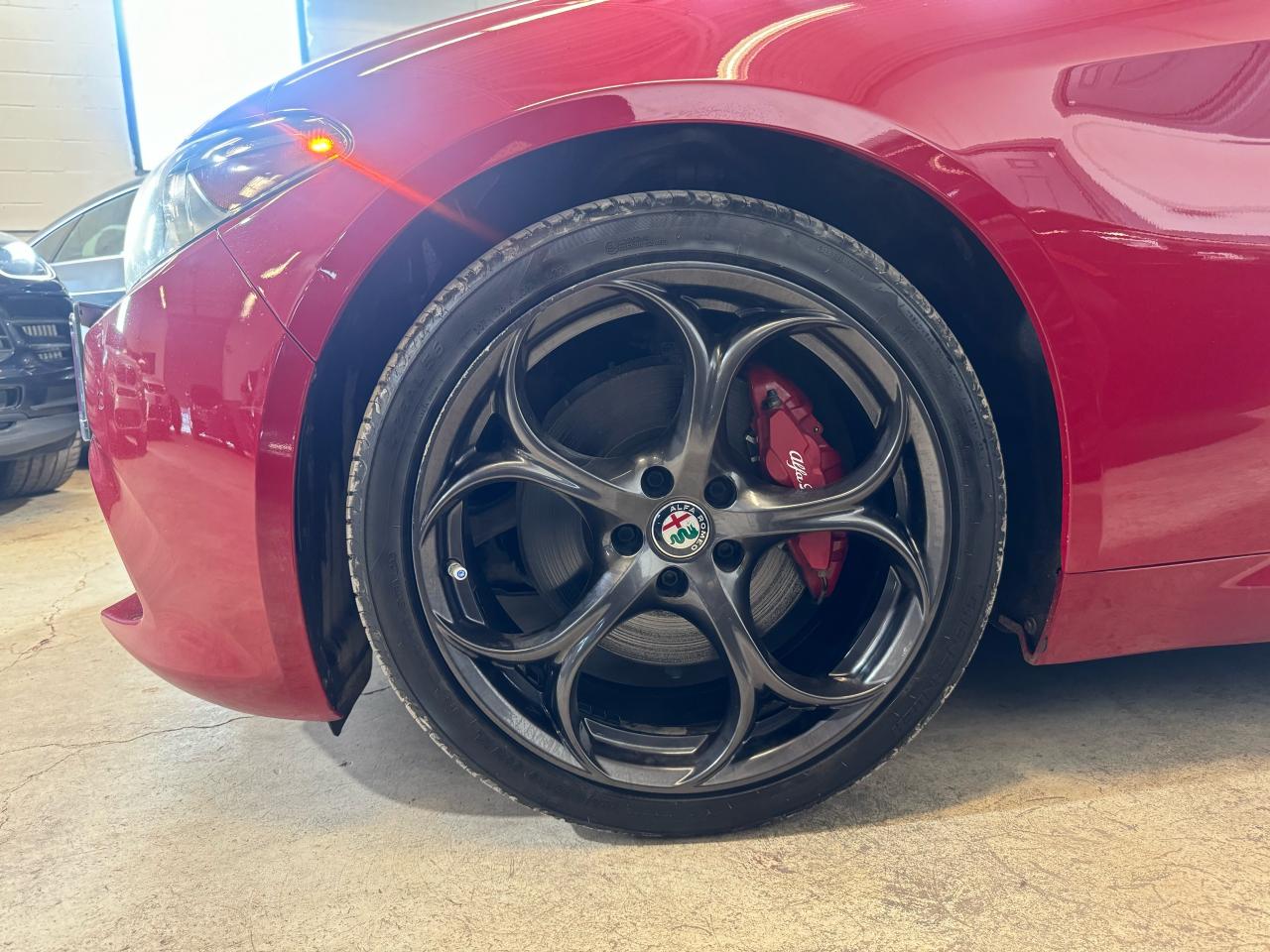 2018 Alfa Romeo Giulia TI SPORT Q4|RED INT|NAV|BACKUP|BSM|PANO|HK SOUND| - Photo #29