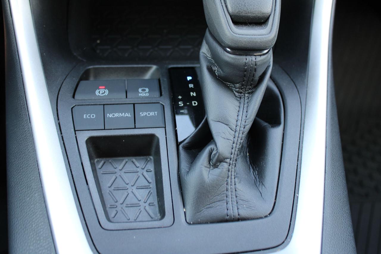 2021 Toyota RAV4 LE FWD - Photo #10