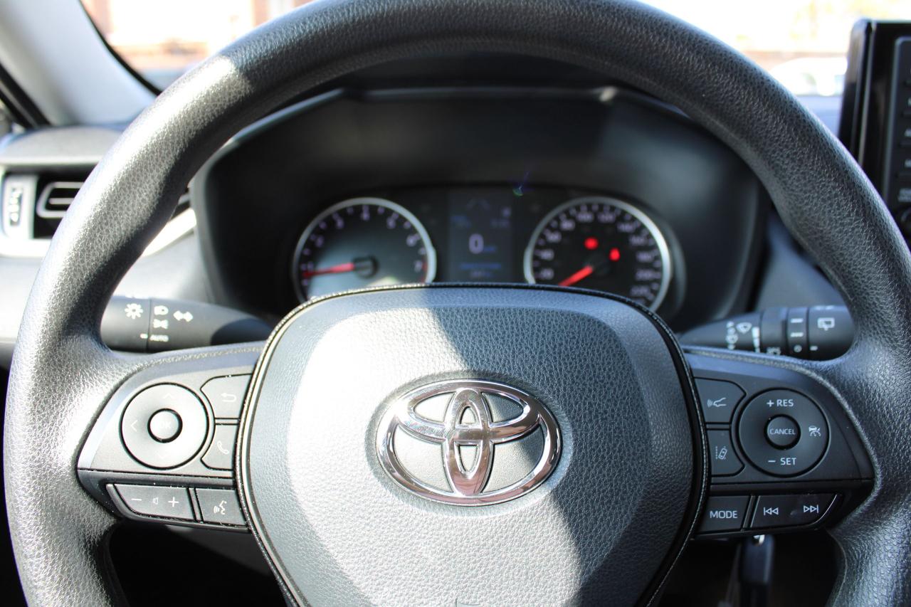 2021 Toyota RAV4 LE FWD - Photo #15