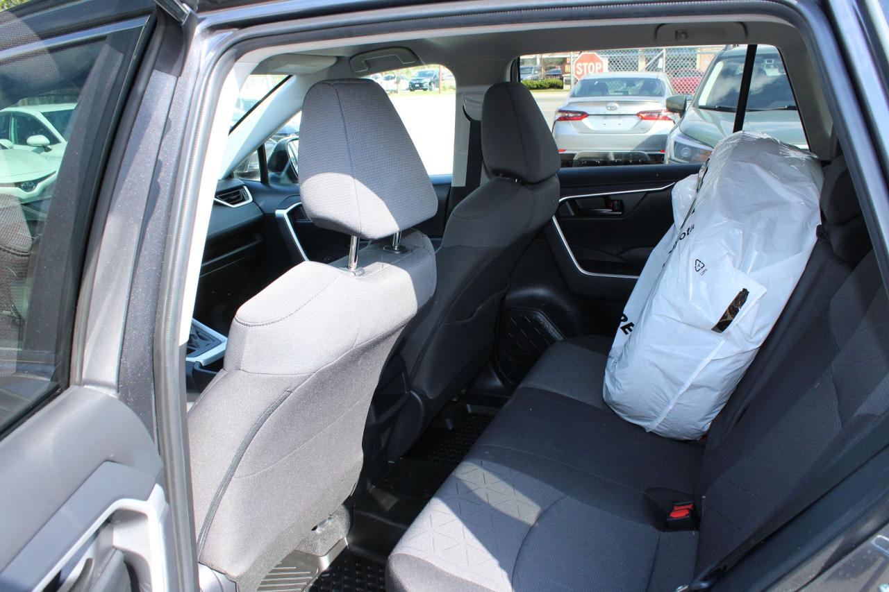 2021 Toyota RAV4 LE FWD - Photo #17