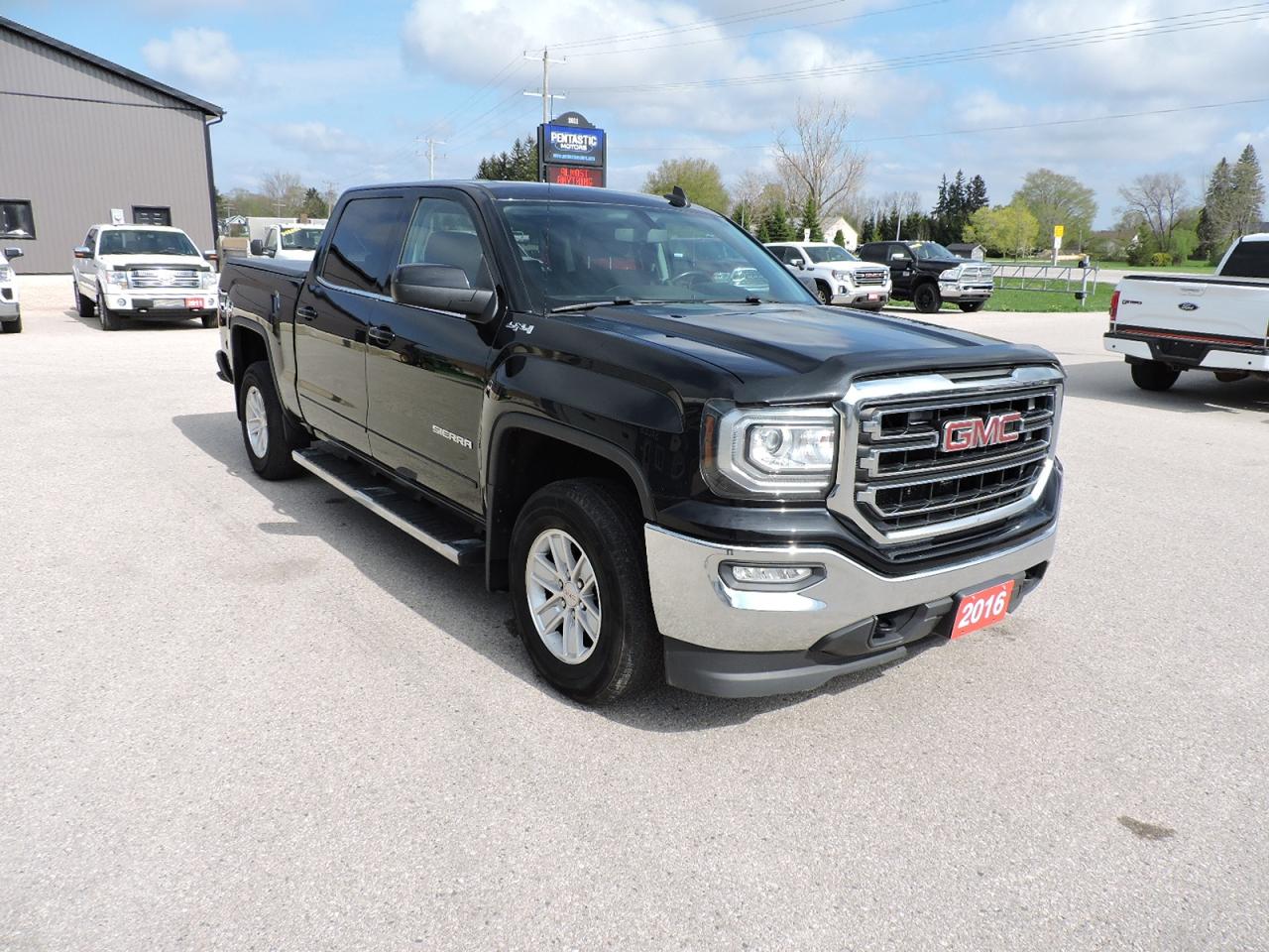 2016 GMC Sierra 1500 SLE 5.3L 4X4 Seats 6 People Well Oiled