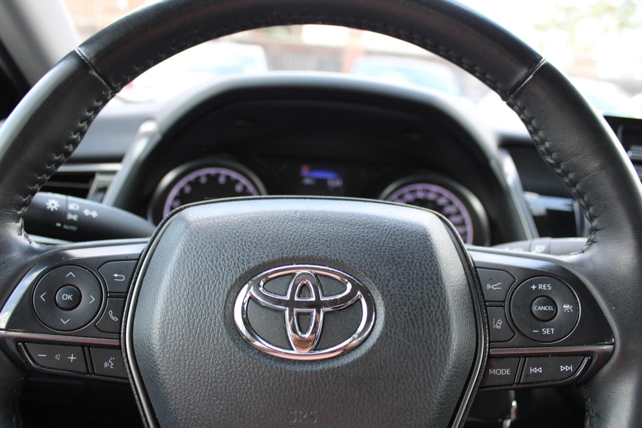 2022 Toyota Camry SE - Photo #9