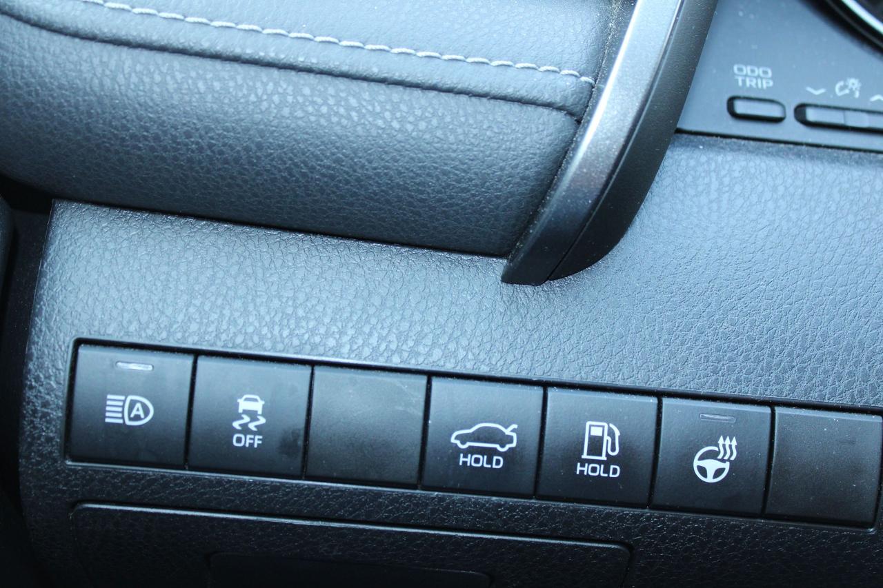 2022 Toyota Camry SE - Photo #11