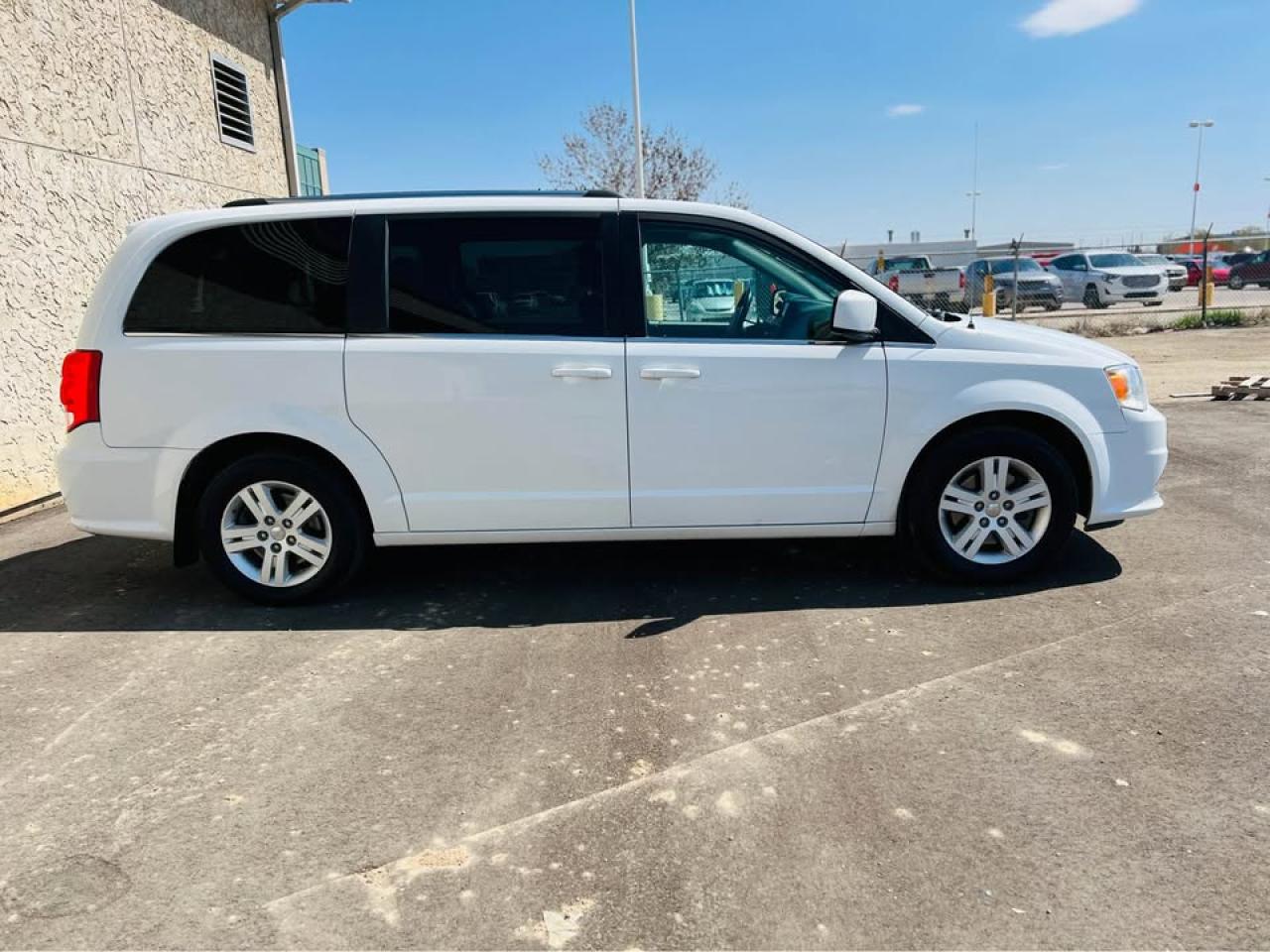 2018 Dodge Grand Caravan Crew Plus - Photo #4