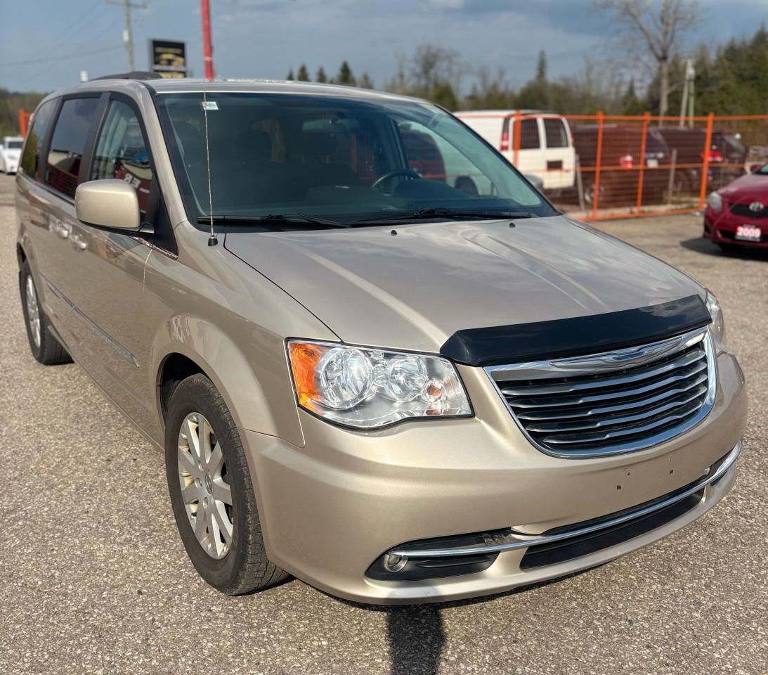 Used 2016 Chrysler Town & Country TOURING for sale in Hillsburgh, ON