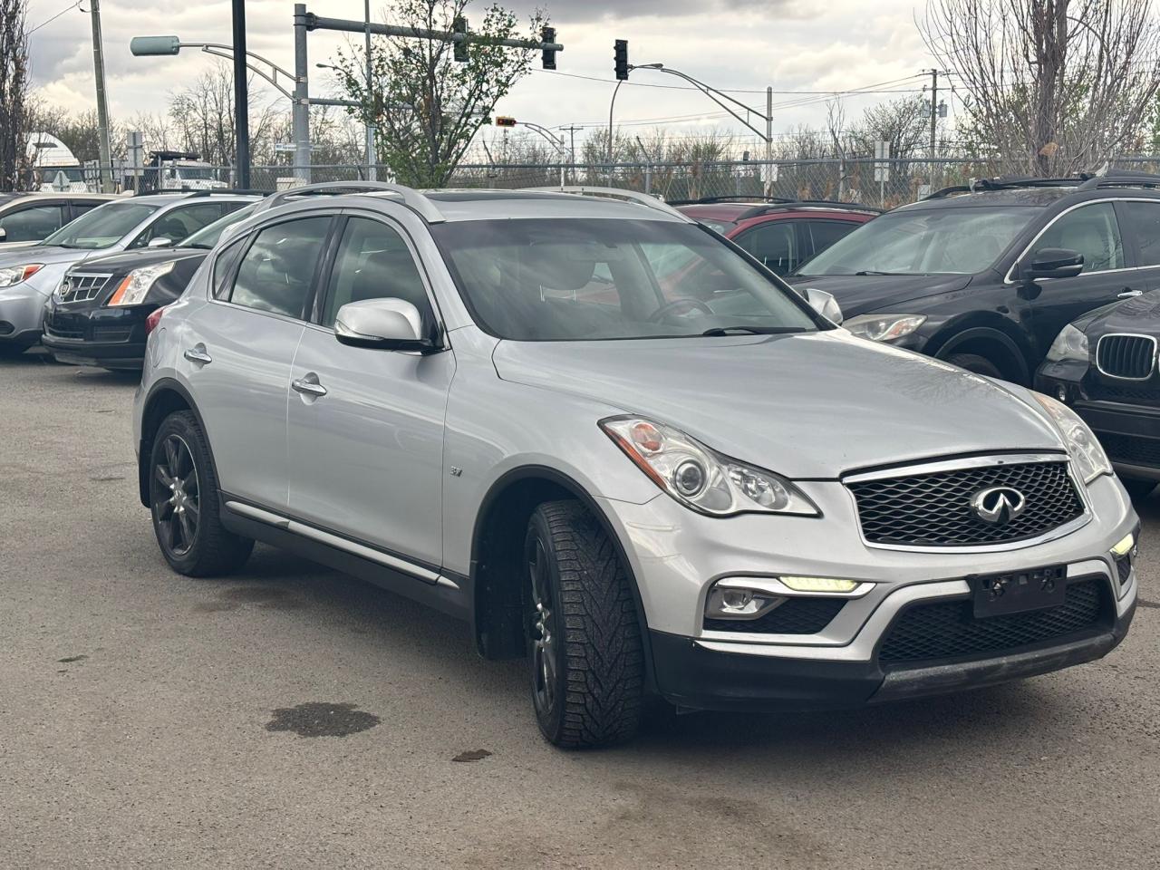 2016 Infiniti QX50  - Photo #4