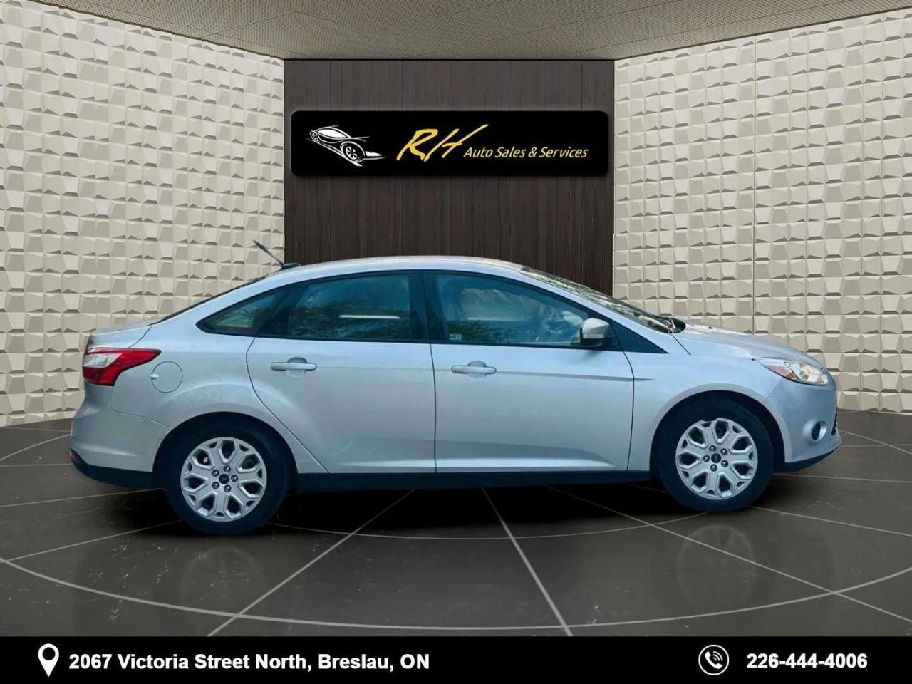 2013 Ford Focus SE - Photo #2