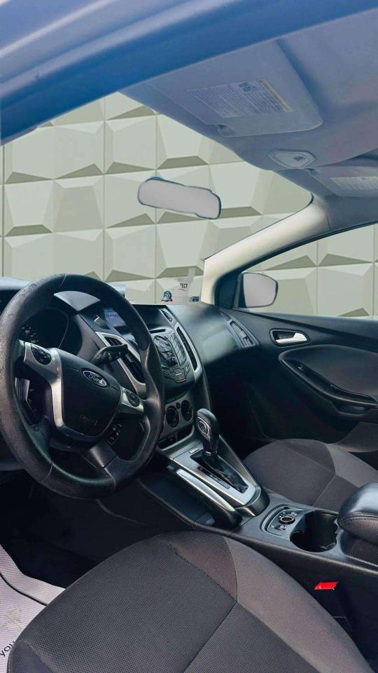 2013 Ford Focus SE - Photo #9