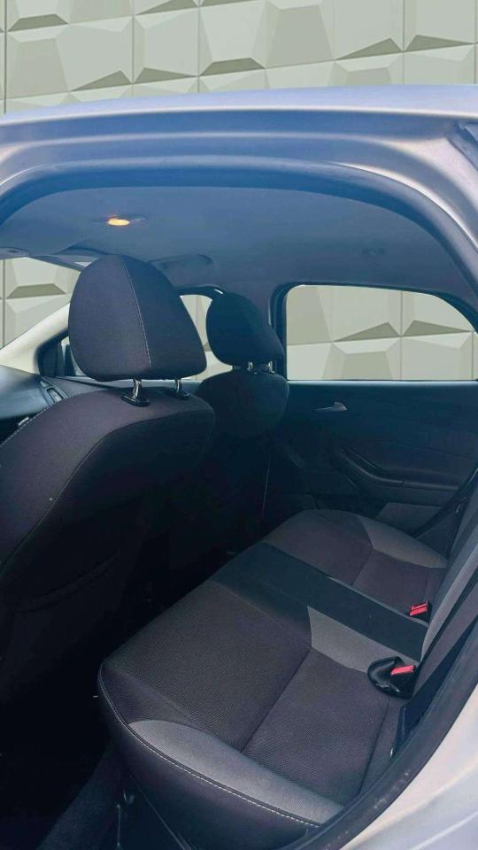 2013 Ford Focus SE - Photo #10