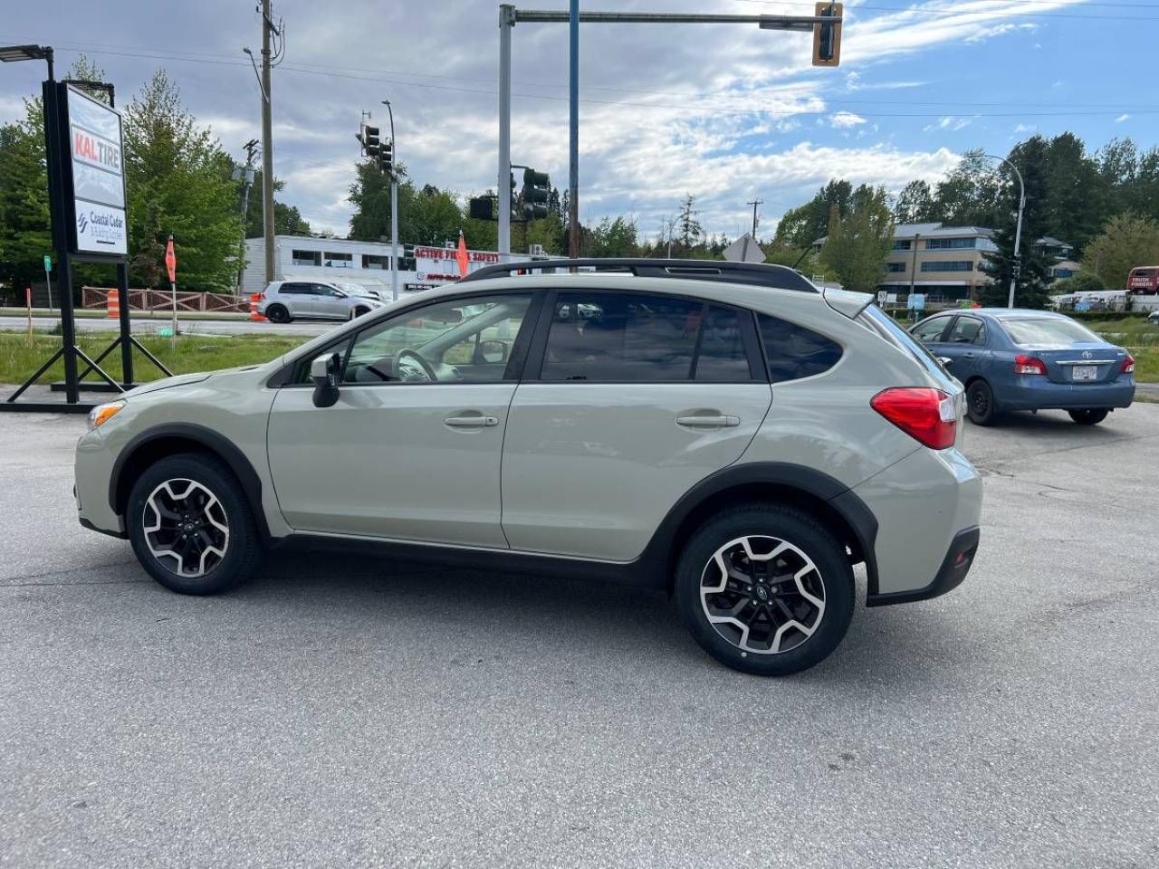2016 Subaru Crosstrek 2.0i w/Touring Pkg - Photo #8