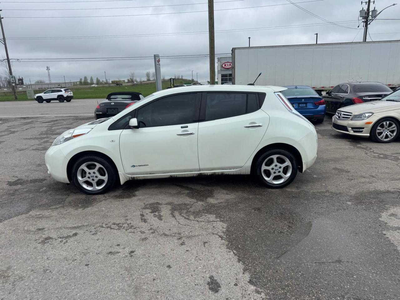 2012 Nissan Leaf SL, FULL ELECTRIC, ONLY 43,000KMS, GREAT SHAPE - Photo #2