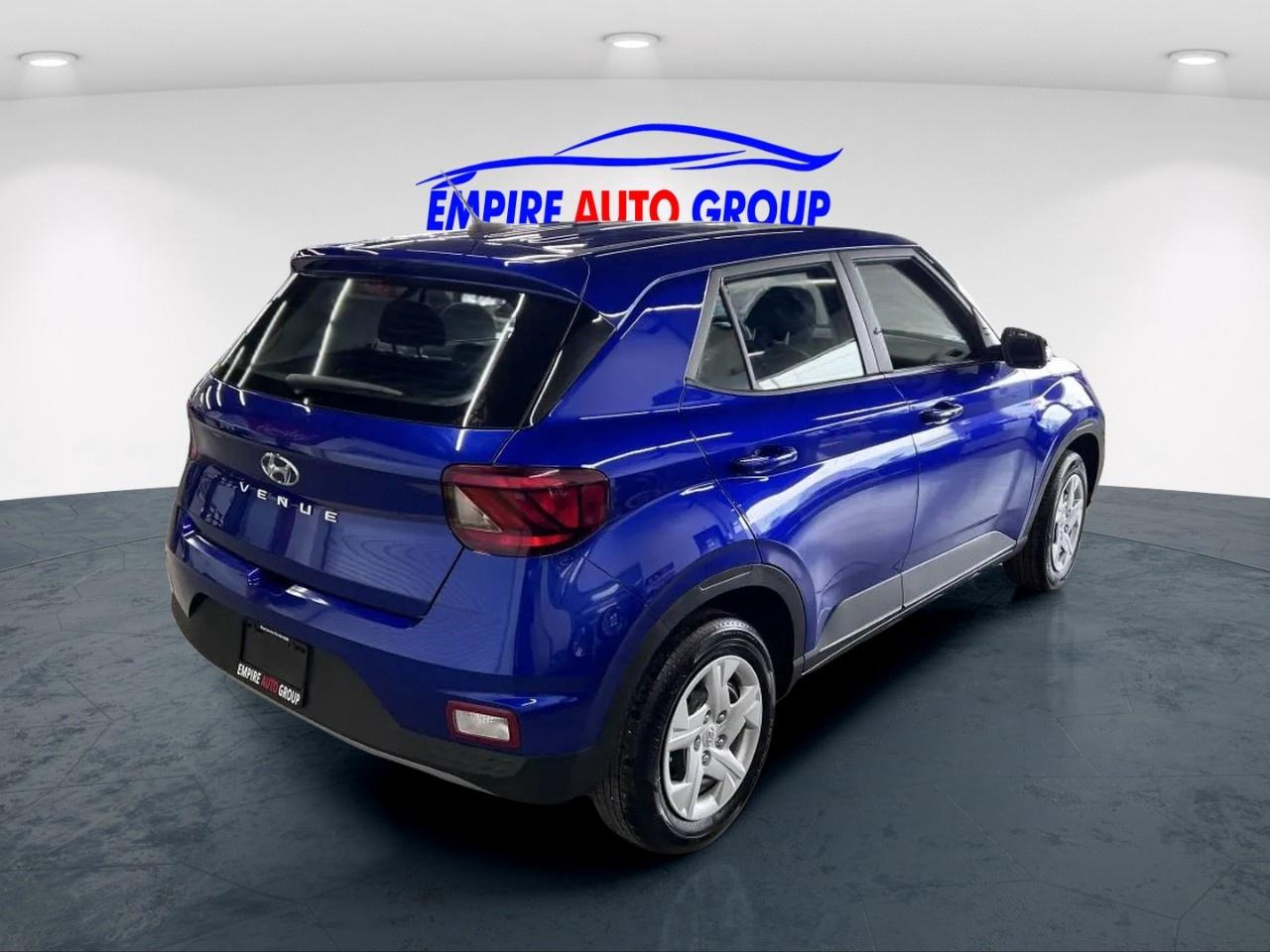 2024 Hyundai Venue SE Photo