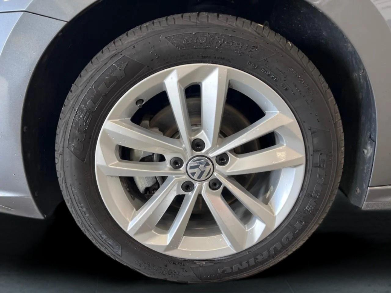 2021 Volkswagen Passat HIGHLINE Photo