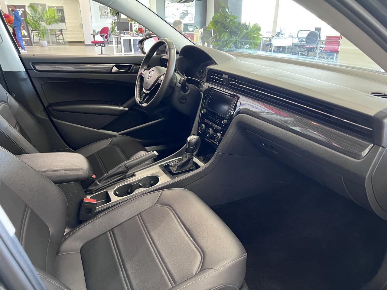 2021 Volkswagen Passat HIGHLINE Photo