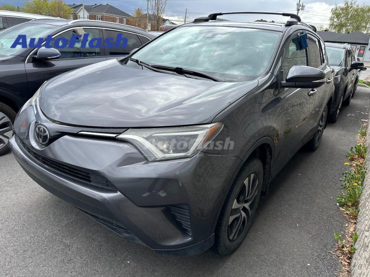 Used 2017 Toyota RAV4 LE, CAMERA, BLUETOOTH, SIÈGES CHAUFFANT for sale in Saint-Hubert, QC