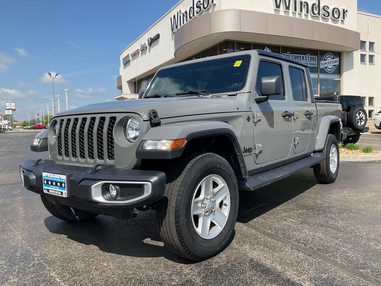 Used 2022 Jeep Gladiator Sport S for sale in Windsor, ON