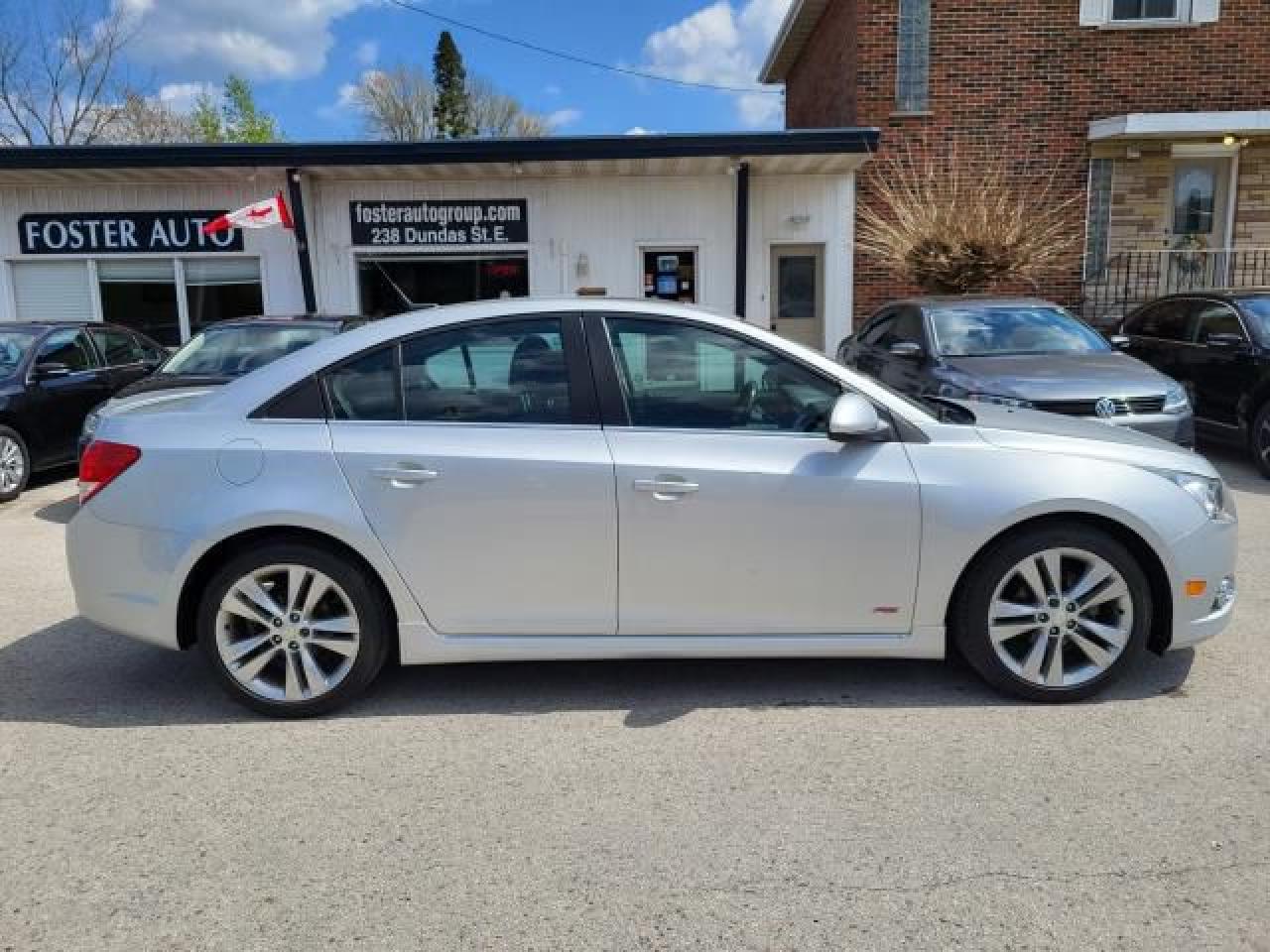 2012 Chevrolet Cruze 2LT RS Photo2