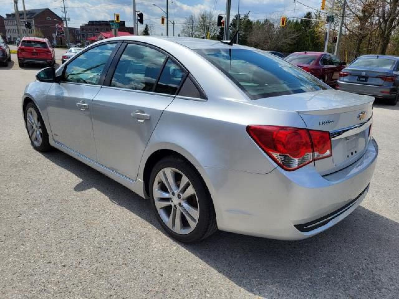 2012 Chevrolet Cruze 2LT RS Photo5