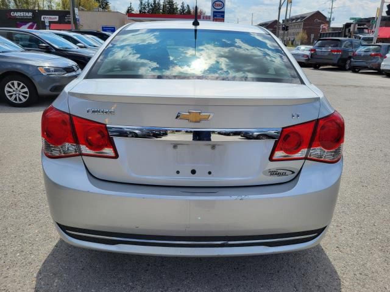 2012 Chevrolet Cruze 2LT RS Photo4