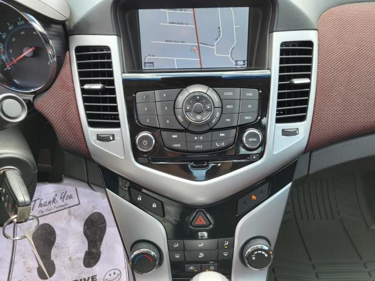 2012 Chevrolet Cruze 2LT RS Photo12