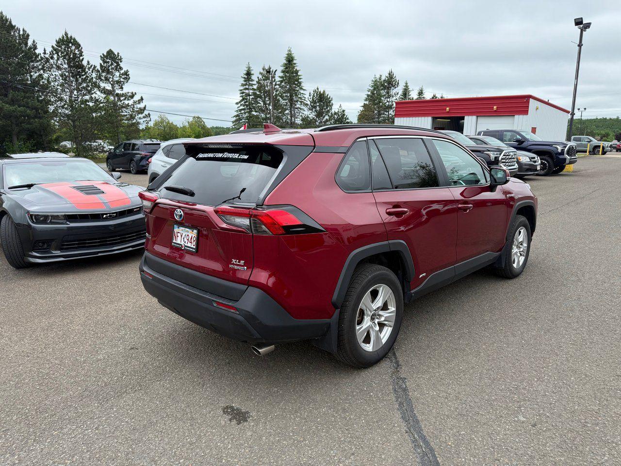 2021 Toyota RAV4 HYBRID Photo4