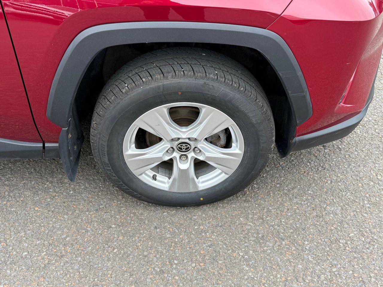 2021 Toyota RAV4 HYBRID Photo3