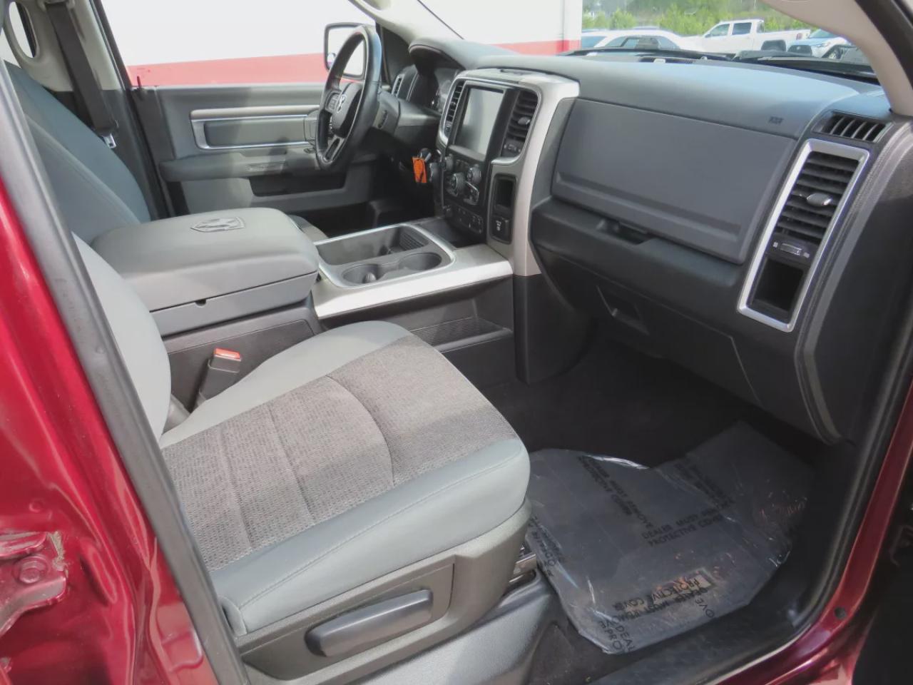 2017 RAM 1500 Big Horn (**ONE OWNER!!**CLEAN TITLE/NO ACCIDENTS!!**SAFETY/CERTIFIED!!**DIESEL!!**4WD**RUNNING BOARDS**TRAILER HITCH**TOW HOOKS**REMOTE START**NAVIGATION**REVERSE CAMERA**POWER SEATS**DIGITAL TOUCHSCREEN**HEATED SEATS/STEERING WHEEL**LEATHER WRAPPED STEE Photo