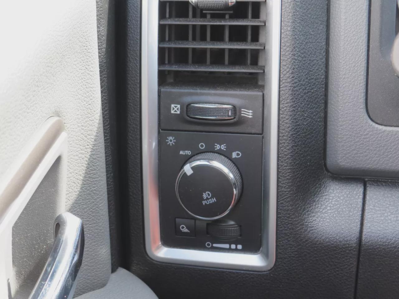 2017 RAM 1500 Big Horn (**ONE OWNER!!**CLEAN TITLE/NO ACCIDENTS!!**SAFETY/CERTIFIED!!**DIESEL!!**4WD**RUNNING BOARDS**TRAILER HITCH**TOW HOOKS**REMOTE START**NAVIGATION**REVERSE CAMERA**POWER SEATS**DIGITAL TOUCHSCREEN**HEATED SEATS/STEERING WHEEL**LEATHER WRAPPED STEE Photo