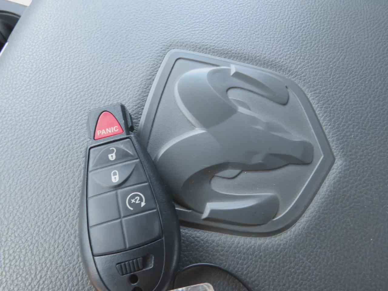 2017 RAM 1500 Big Horn (**ONE OWNER!!**CLEAN TITLE/NO ACCIDENTS!!**SAFETY/CERTIFIED!!**DIESEL!!**4WD**RUNNING BOARDS**TRAILER HITCH**TOW HOOKS**REMOTE START**NAVIGATION**REVERSE CAMERA**POWER SEATS**DIGITAL TOUCHSCREEN**HEATED SEATS/STEERING WHEEL**LEATHER WRAPPED STEE Photo