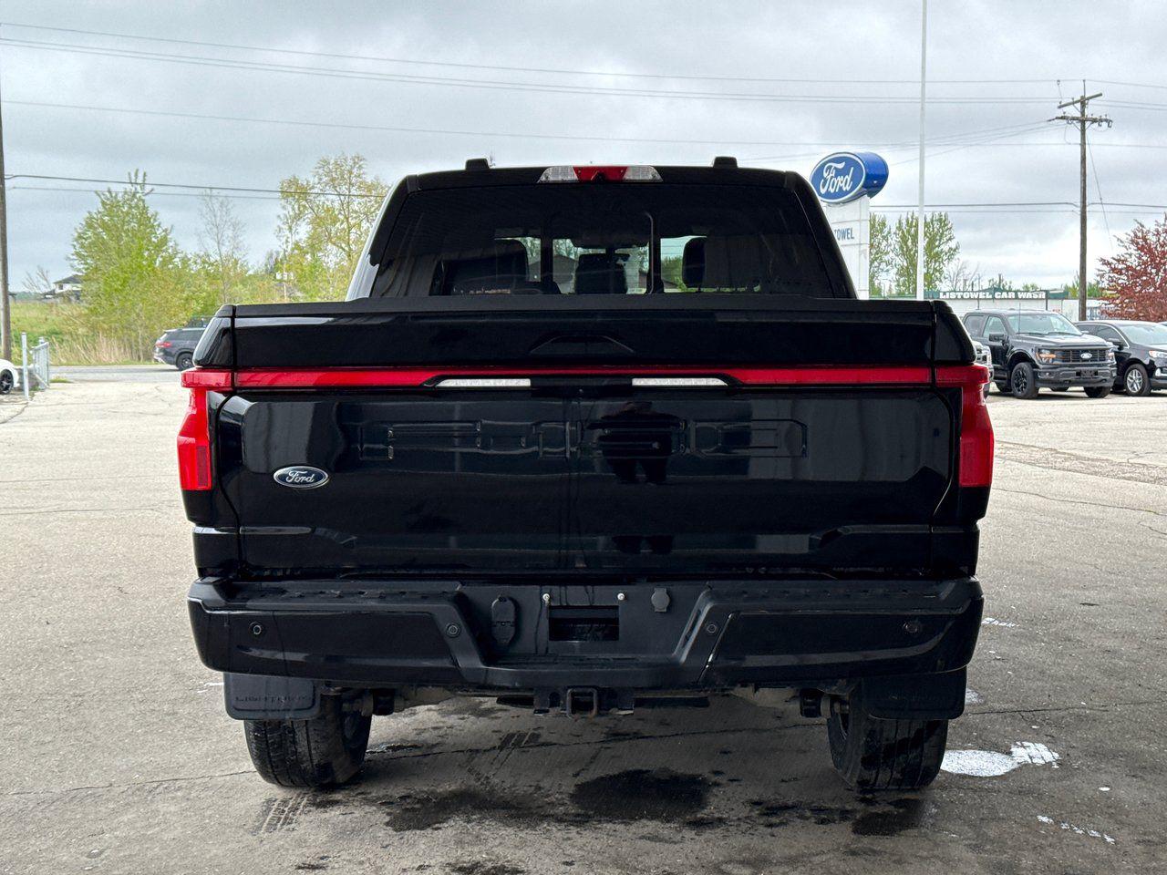 2023 Ford F-150 Lightning Lariat - Photo #5