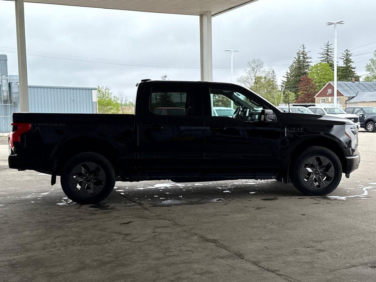 2023 Ford F-150 Lightning Lariat - Photo #7