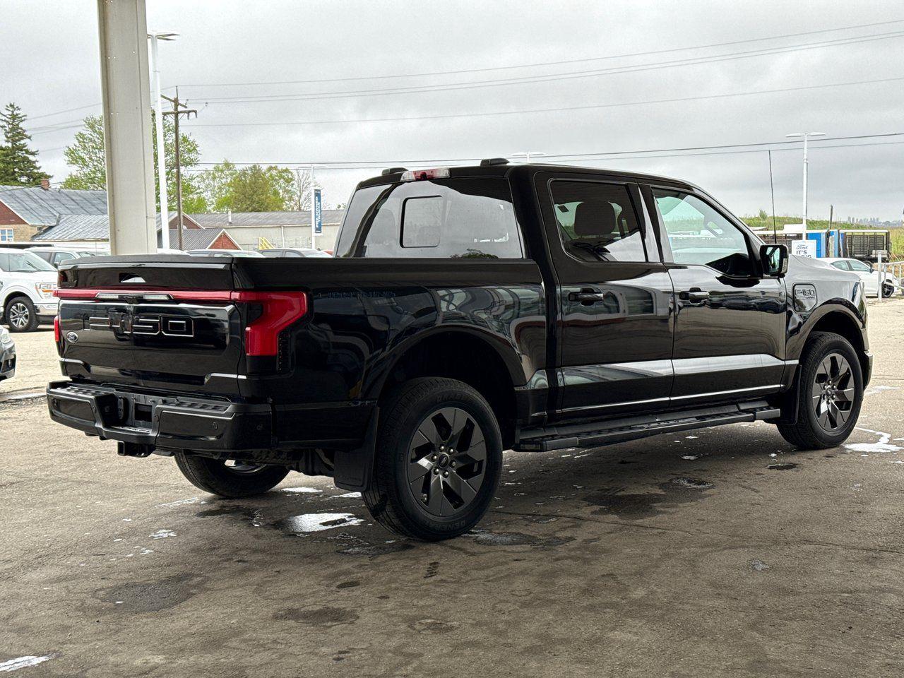 2023 Ford F-150 Lightning Lariat - Photo #6