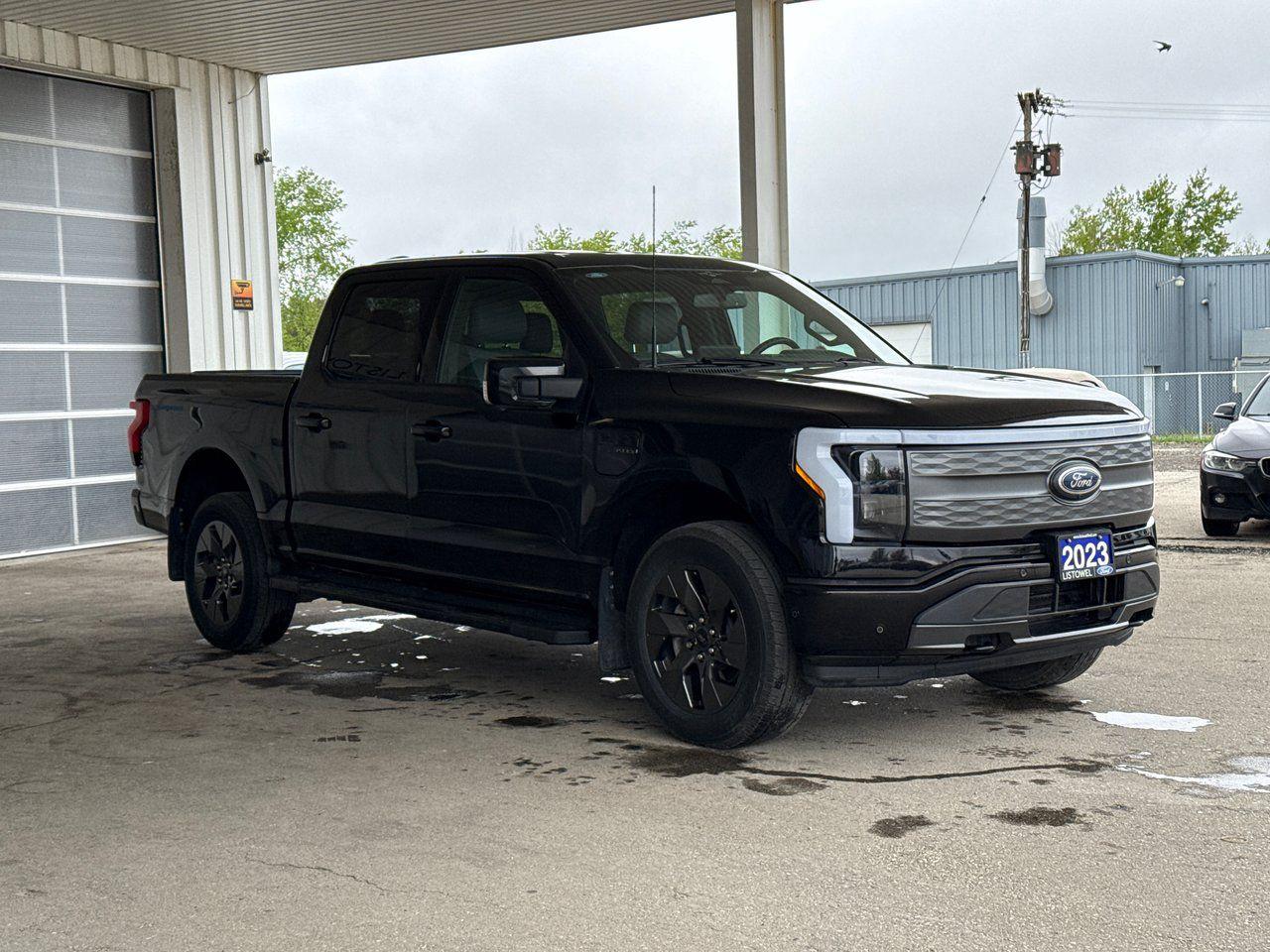 2023 Ford F-150 Lightning Lariat - Photo #8