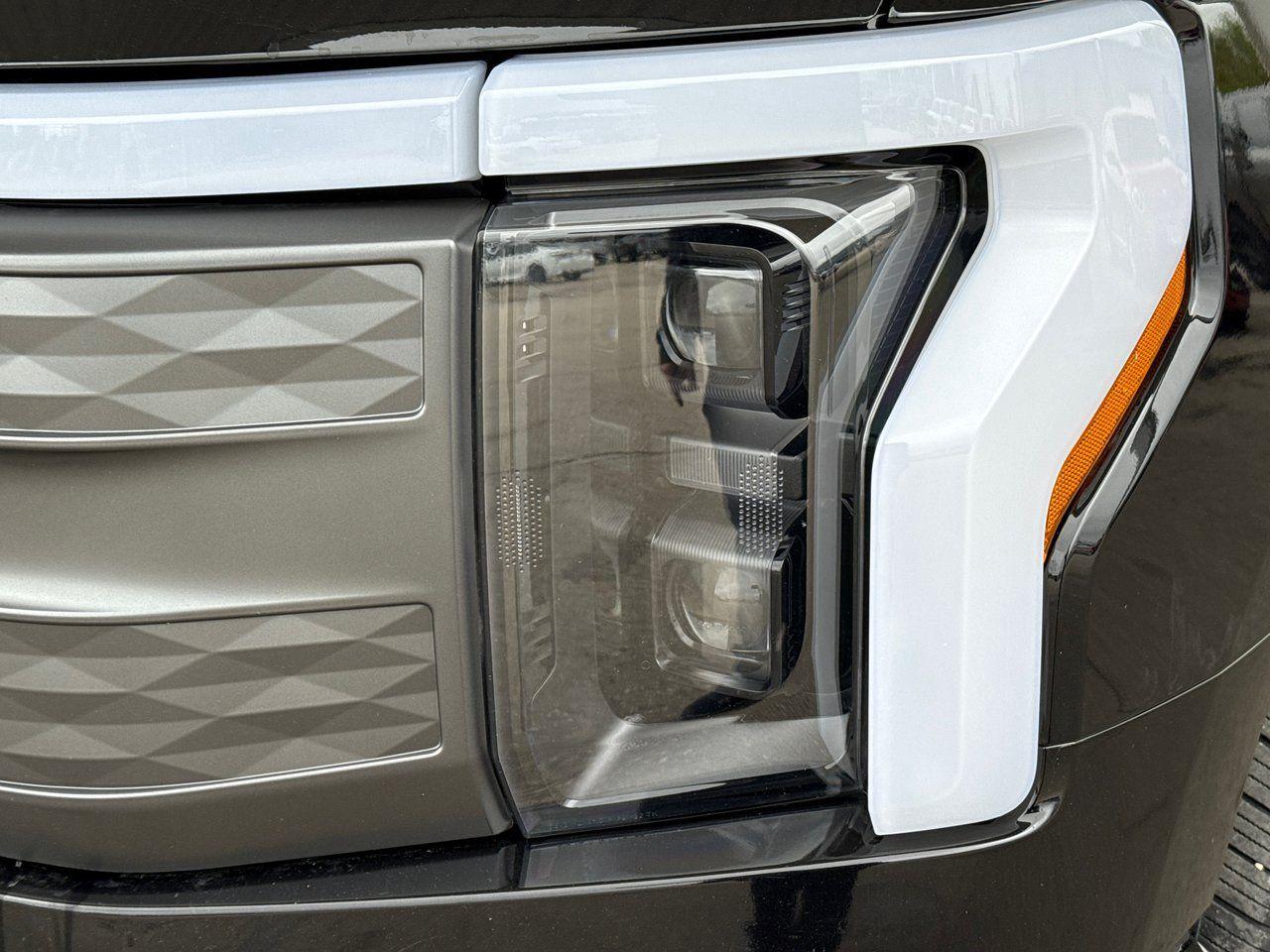 2023 Ford F-150 Lightning Lariat - Photo #10