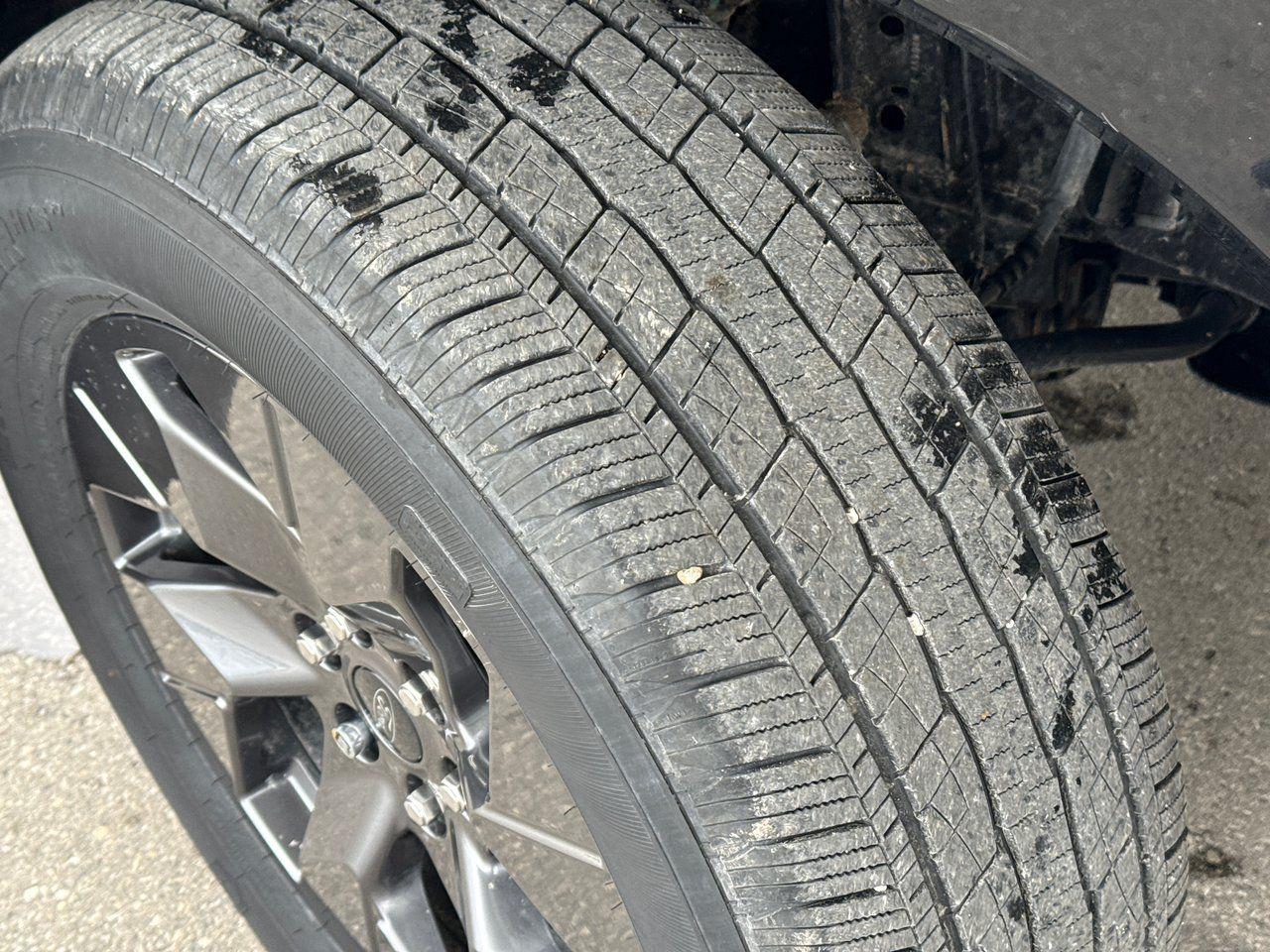 2023 Ford F-150 Lightning Lariat - Photo #12