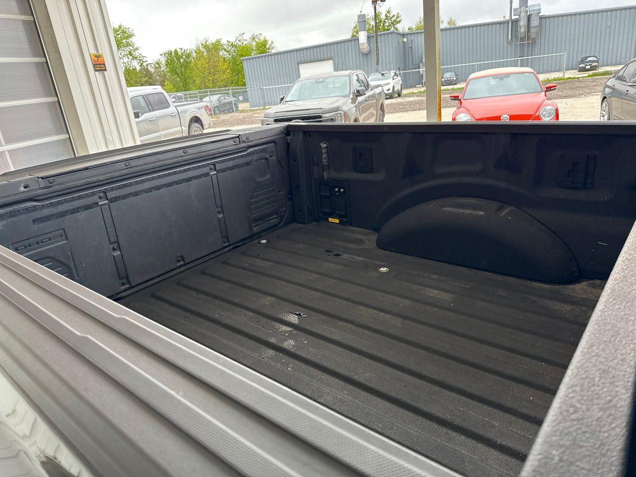 2023 Ford F-150 Lightning Lariat - Photo #30