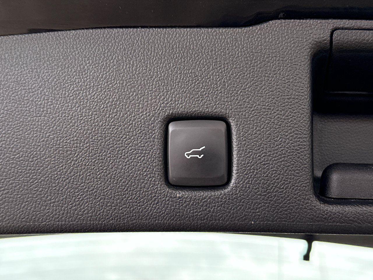 2021 Ford Escape SEL - Photo #24