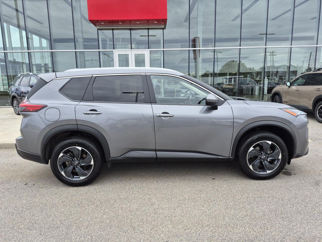 2024 Nissan Rogue SV MOONROOF POWER LIFT GATE, REMOTE START Photo21